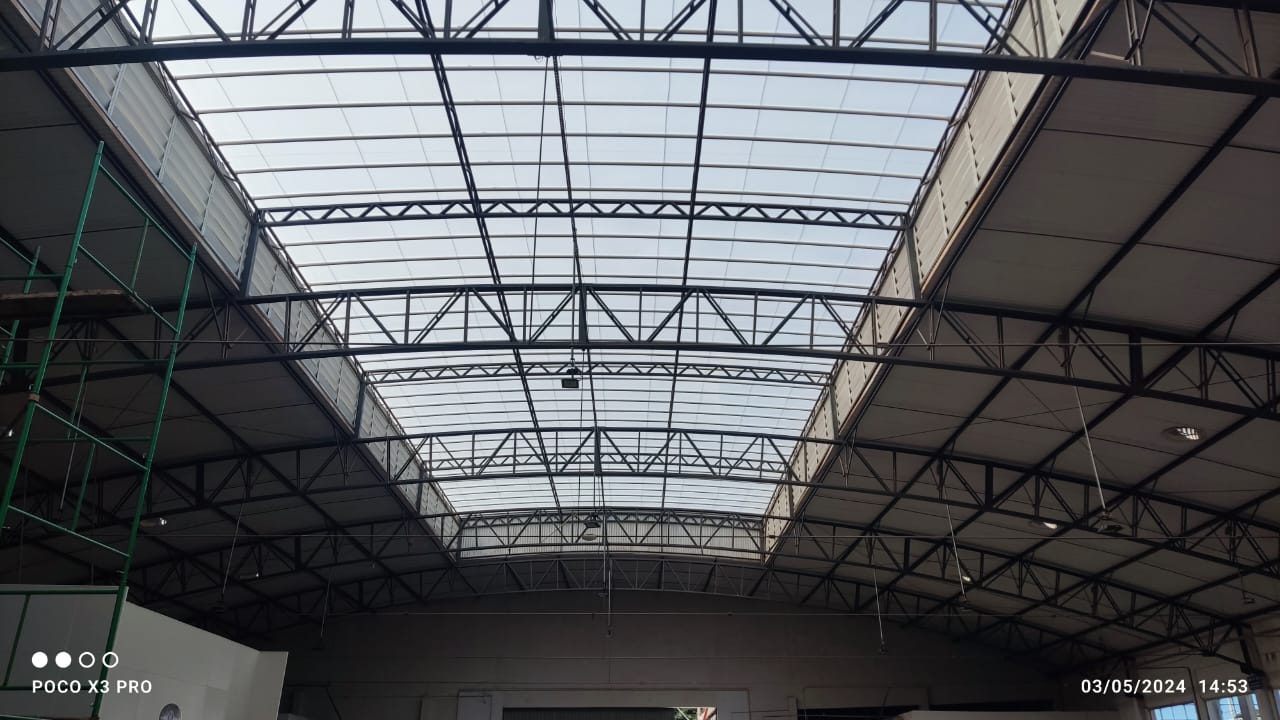 Substituição de Telhas Translúcidas – CI Eng Araguari